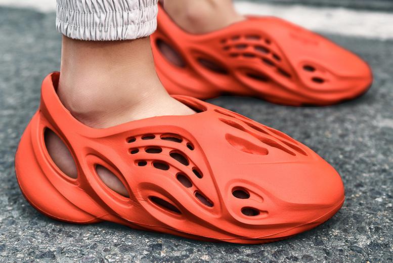 Stylish Foam Runners Sandals - Perfect For Summer