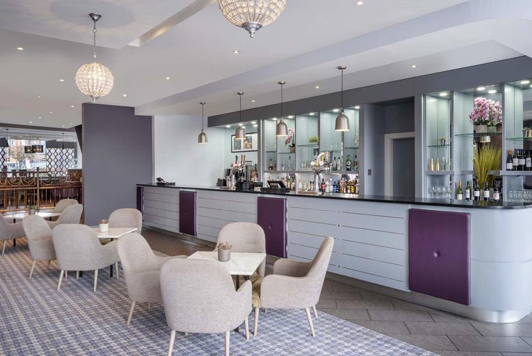 4* Leonardo Hotel Leeds City Centre Stay With Breakfast & Prosecco - Uk City Break For Two