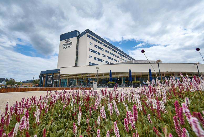 Price Drop! 4* Crowne Plaza Reading East City Break: Overnight Stay For Two With Breakfast, Spa Access, Chocolates & Dining Upgrade!