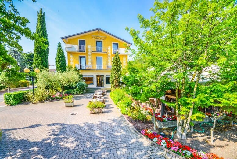 Italy Multi-City Break - Lake Garda & Venice Hotels, Train Transfers & Return Flights