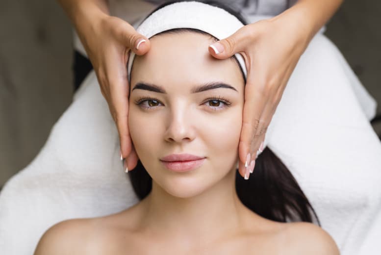 1Hr Chemical Or Herbal Green Peel With Led Light Therapy At Belle Brows And Facial, The Liberties, Dublin