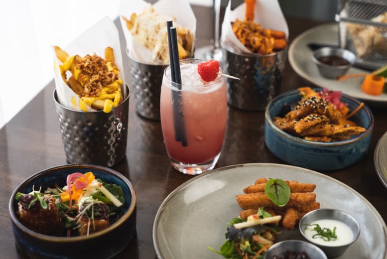 4-Star Derry Hotel Stay: Breakfast, Bottomless Brunch, Prosecco & Late Checkout For 2