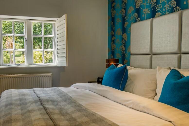 4* Barnett Hill Surrey Stay: Luxury Super King Room, Breakfast, Prosecco, Early Check-In Or Late Checkout