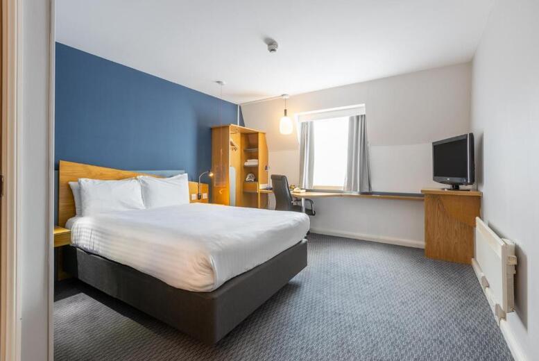 Aberdeen City Stay For Two At Holiday Inn Express With Breakfast And Late Check-Out Included