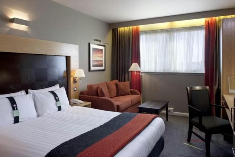 4* Aberdeen Westhill Stay For 2: Breakfast, Late Checkout And Dinner Option