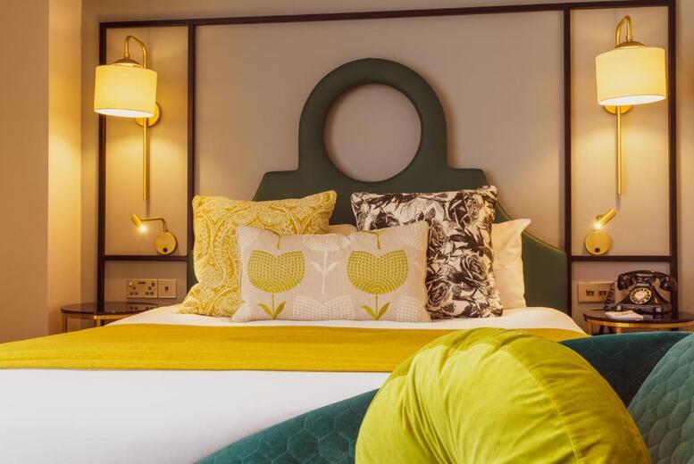 The Gardens Hotel Manchester Bed & Breakfast Break For 2: Bottle Of Prosecco & 12Pm Late Checkout