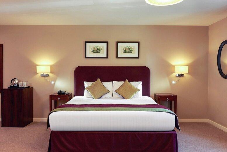 4* Mercure Thame Lambert Hotel, Oxfordshire Stay With Breakfast For 2 - Cream Tea Upgrade!