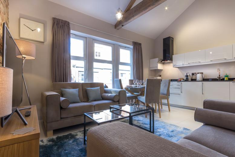 Central Leeds Apartment Stay With Late Checkout - Mansio Suites Headrow