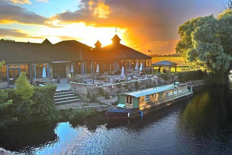 Cambridge Riverside Stay With Breakfast & Prosecco For 2 - The Dolphin Hotel