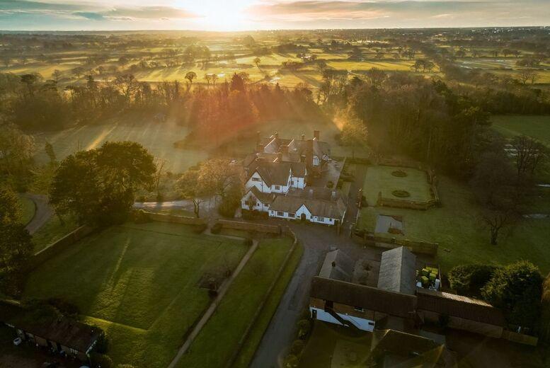 4* Cheshire Countryside Stay For 2 At Inglewood Manor With Breakfast