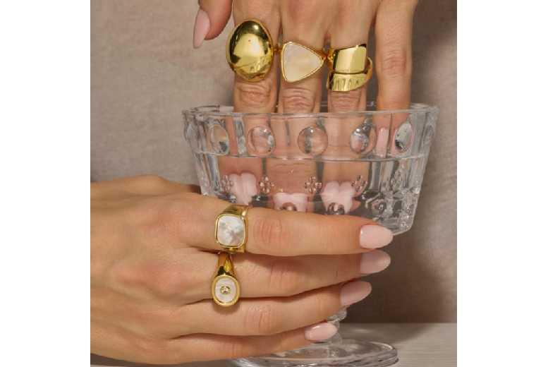 LUXENTER Firiel 18ct Yellow Gold Statement Women's Ring - Modern Bold Band