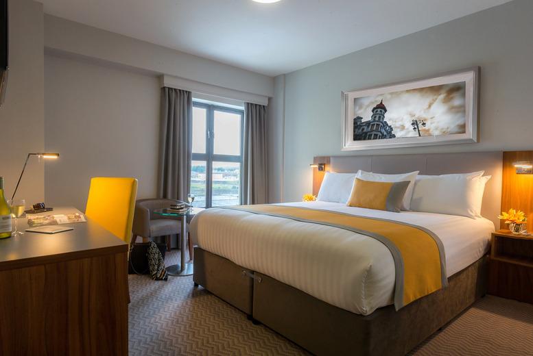 4* Maldron Hotel Derry City Centre Break For 2 With Breakfast & Late Checkout - Room & Dinner Upgrade Available