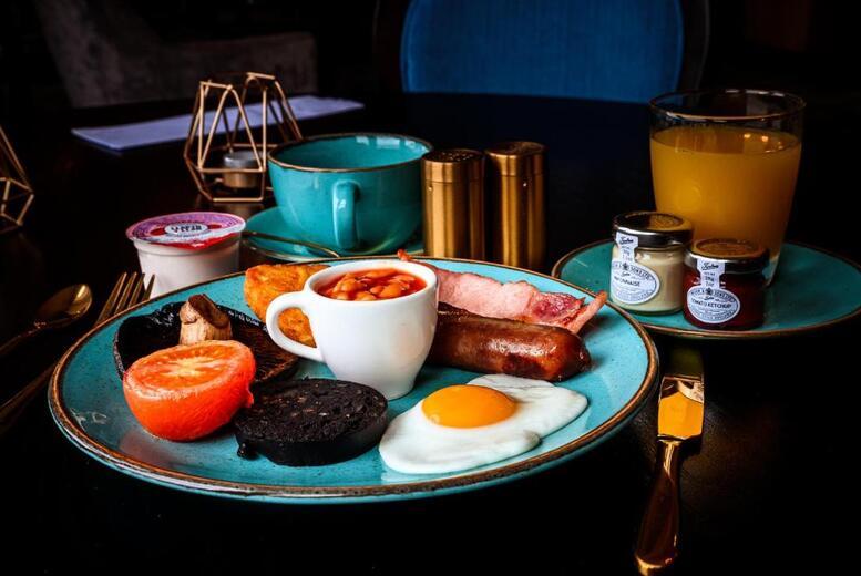 Wales Seaside Stay For 2 With Breakfast, Prosecco & Late Checkout - Dinner Upgrade!