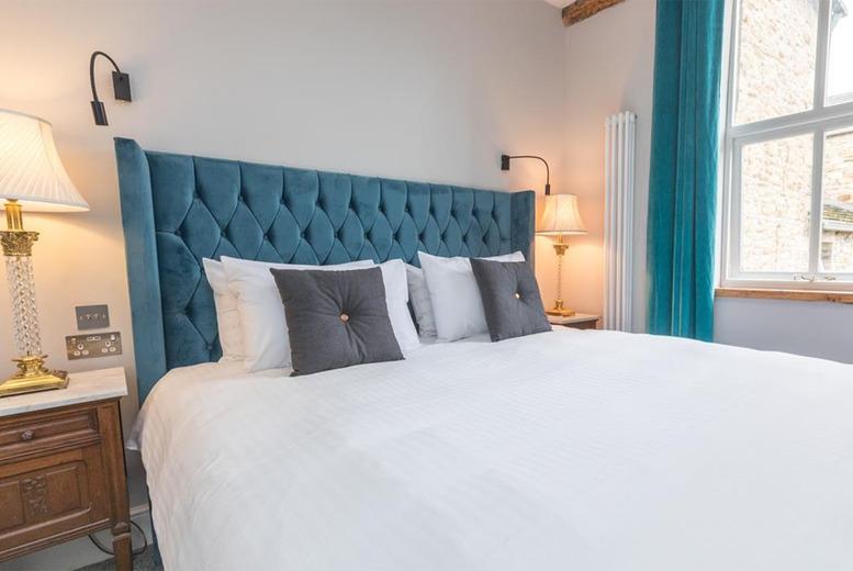 Lancashire Getaway For 2 - Breakfast, Prosecco & Late Check Out!