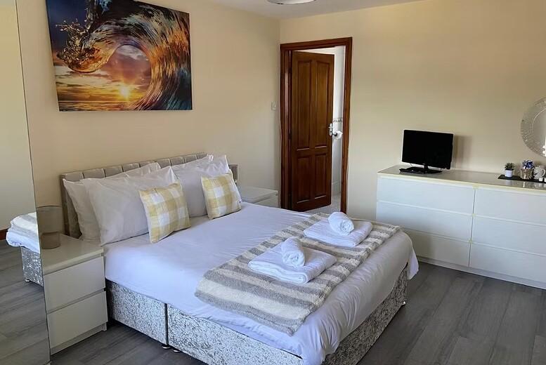 4* North Wales Stay At The Hanmer Arms For 2 With Breakfast & Prosecco Included, 1 Or 2 Night And Dinner Upgrade Options Available