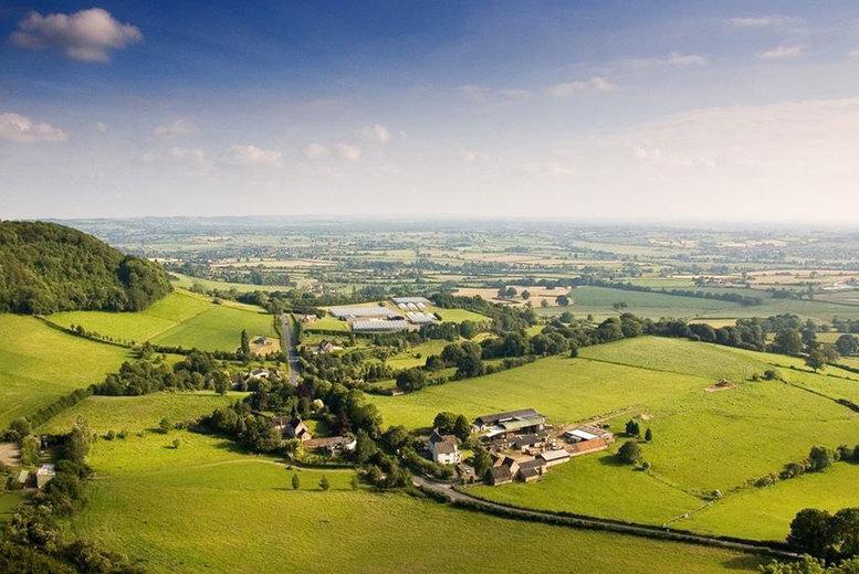 Award Winning Cotswolds Break With Breakfast, Bubbly & Late Checkout - Crown Inn Blockley!
