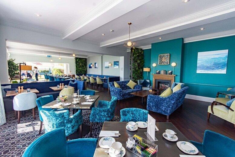 Essex Seaside Stay For 2: The Kingscliff Hotel, Breakfast & Late Check Out