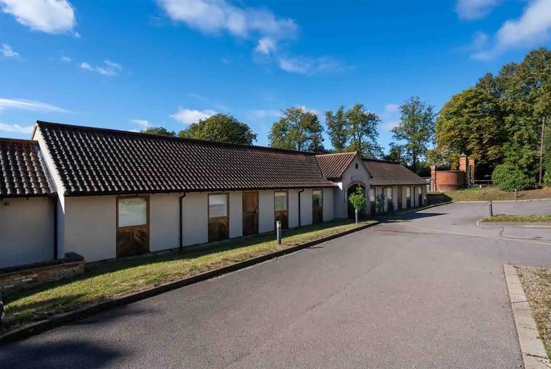 4* Hertfordshire Break With Breakfast For 2 - The Ridings Restaurant & Rooms