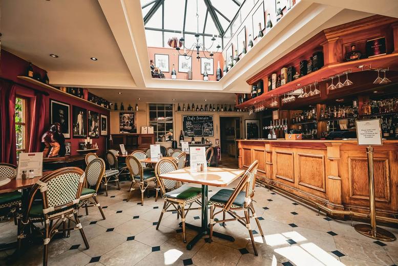 York Pavilion Hotel: Breakfast & Welcome Drink For 2