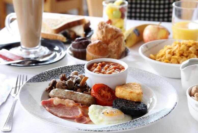 Dundee Escape At Best Western Queens Hotel: Breakfast, Bottle Of Prosecco & Late Checkout For 2