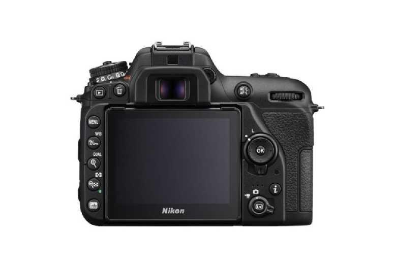 Nikon D7500 Dslr Camera Kit With 18-140Mm Lens And Accessories