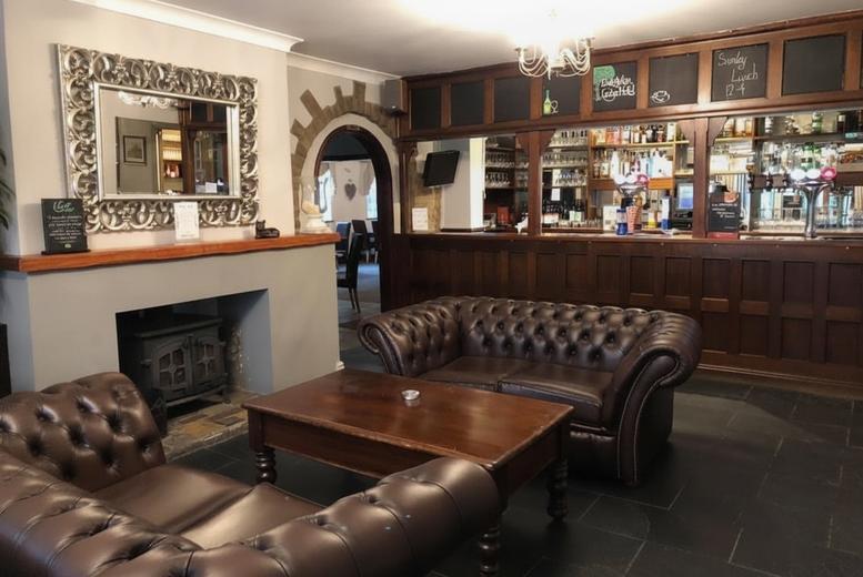 East Ayton, Scarborough Stay For 2 - 1-Night With Breakfast & Bottle Of Prosecco