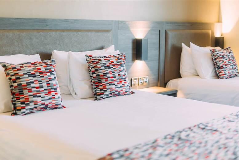 Armagh, Northern Ireland 1 Or 2-Night Stay - Breakfast & Late Checkout For 2