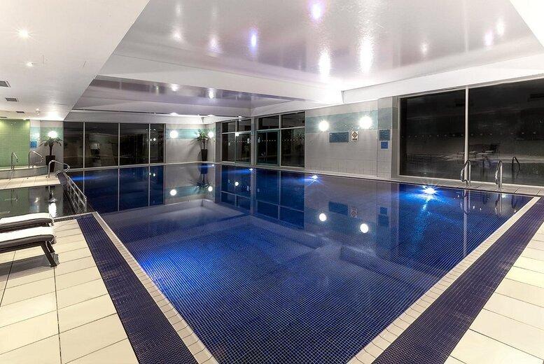 4* Crowne Plaza Marlow Spa Break For Family Of 4 With Breakfast, Spa Access & Chocolate Fudge - Buckinghamshire